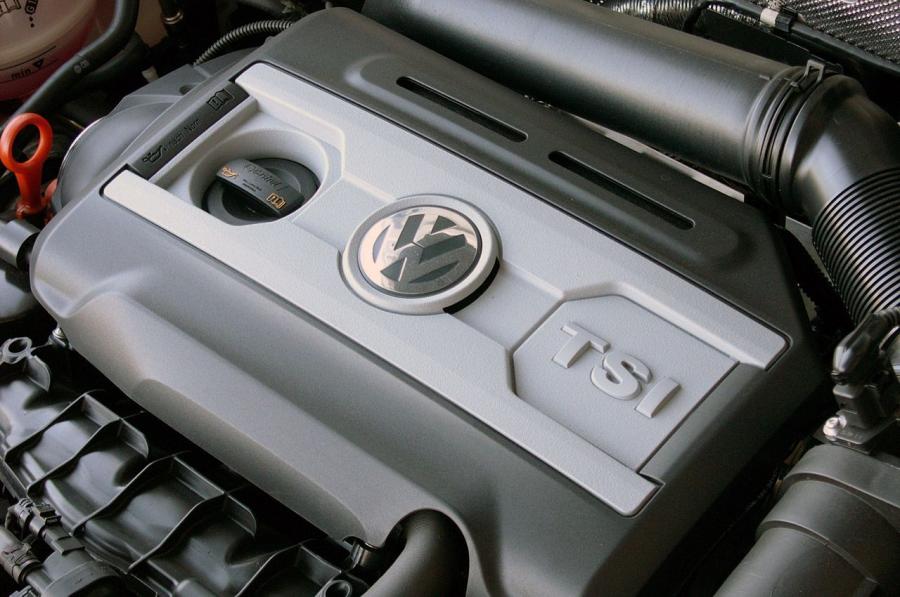  Volkswagen Beetle Turbo 2012 года  (фото 26 из 84)